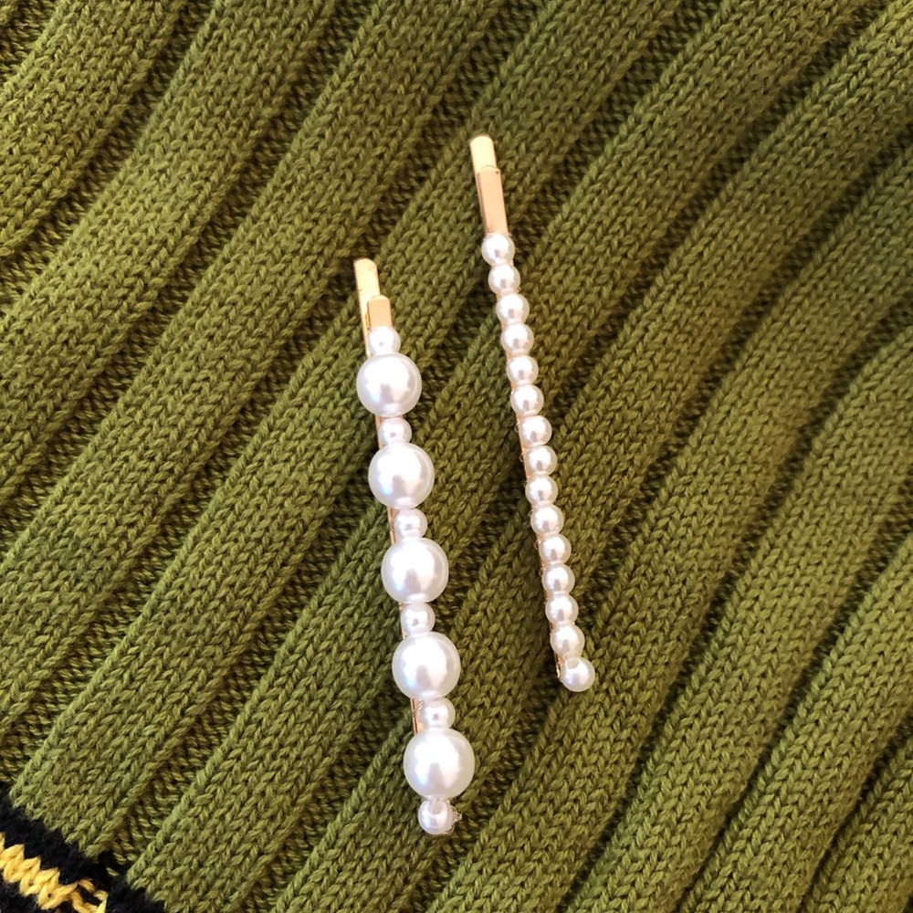 Bundle of Scrunchies and Pearl Hair Clips - Picture 4 of 4